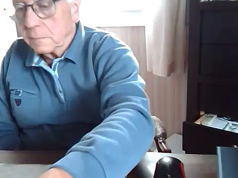 johnjohn622662 online show from 4, 11, 2025