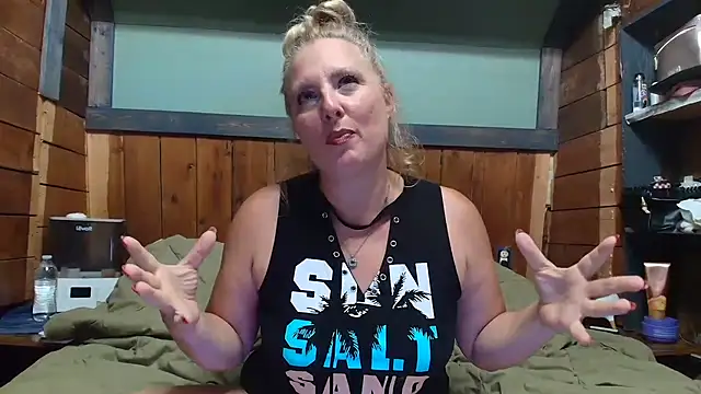 Snapshot of lisaxlovexxx chatting on 6, 7, 2026 lisaxlovexxx online show from 6, 7, 2026