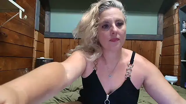 Snapshot of lisaxlovexxx chatting on 16, 6, 2026 lisaxlovexxx online show from 16, 6, 2026
