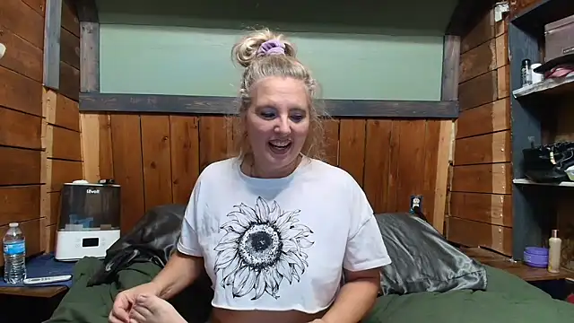 lisaxlovexxx online show from 2, 4, 2026