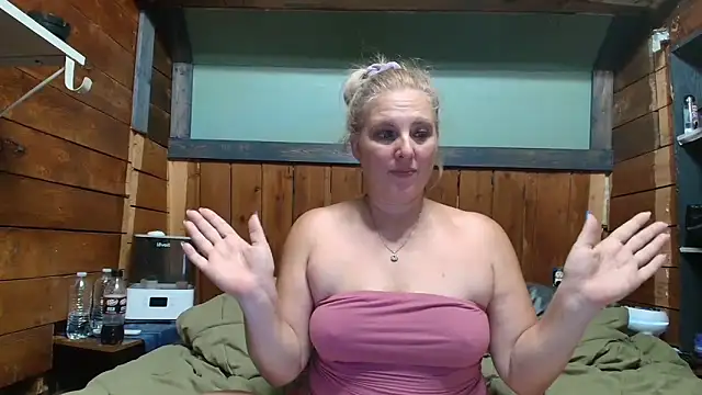 Snapshot of lisaxlovexxx chatting on 22, 6, 2026 lisaxlovexxx online show from 22, 6, 2026