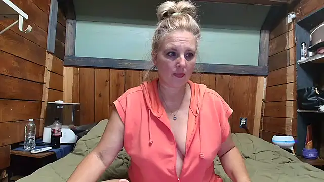 Snapshot of lisaxlovexxx chatting on 30, 6, 2026 lisaxlovexxx online show from 30, 6, 2026