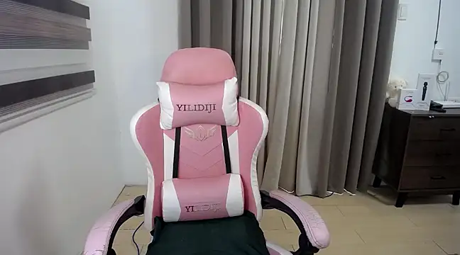 Bombshell Ashy online show from 13, 3, 2025