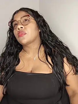 Snapshot of paola091 chatting on 24, 5, 2026 paola091 online show from 24, 5, 2026