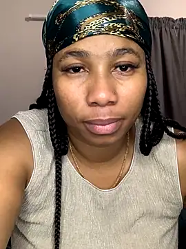 Snapshot of CurvyDesire1 chatting on 9, 10, 2025 CurvyDesire1 online show from 9, 10, 2025