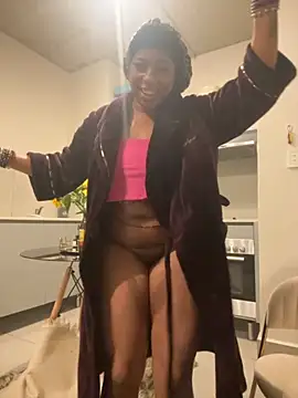 Snapshot of CurvyDesire1 chatting on 21, 11, 2025 CurvyDesire1 online show from 21, 11, 2025