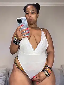 Snapshot of CurvyDesire1 chatting on 1, 6, 2026 CurvyDesire1 online show from 1, 6, 2026