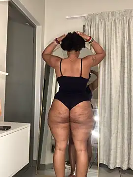 Snapshot of CurvyDesire1 chatting on 1, 12, 2025 CurvyDesire1 online show from 1, 12, 2025