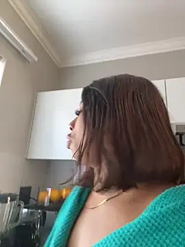 Snapshot of CurvyDesire1 chatting on 22, 5, 2026 CurvyDesire1 online show from 22, 5, 2026