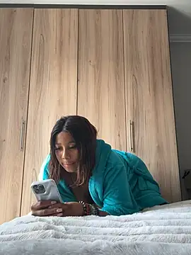 Snapshot of CurvyDesire1 chatting on 27, 5, 2026 CurvyDesire1 online show from 27, 5, 2026