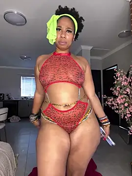 Snapshot of CurvyDesire1 chatting on 4, 6, 2026 CurvyDesire1 online show from 4, 6, 2026