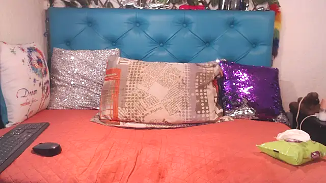 SARAWILLS online show from 7, 1, 2026