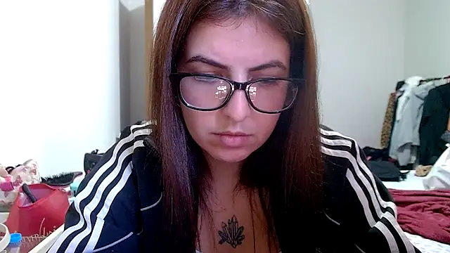 Snapshot of chelbyy chatting on 11, 11, 2025 chelbyy online show from 11, 11, 2025