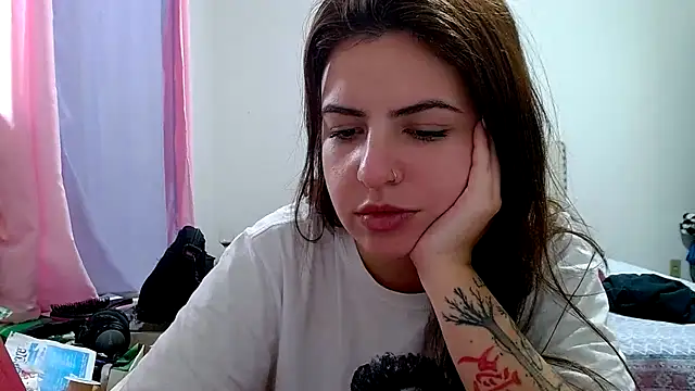 Snapshot of chelbyy chatting on 18, 11, 2025 chelbyy online show from 18, 11, 2025