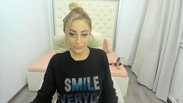 Snapshot of erykajoy chatting on 23, 10, 2025 erykajoy online show from 23, 10, 2025