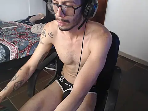 Snapshot of alisterxxx chatting on 30, 5, 2026 alisterxxx online show from 30, 5, 2026