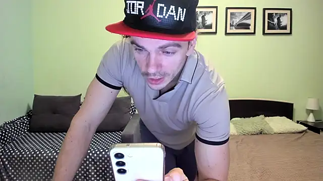 Marrymepls online show from 15, 4, 2026