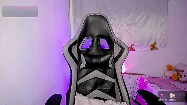 ninatiny online show from 13, 11, 2025