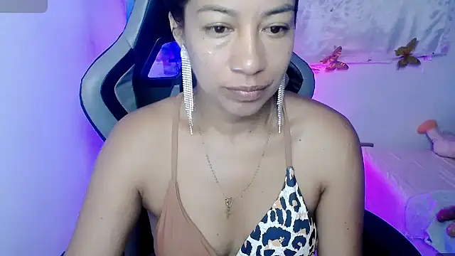 ninatiny online show from 2, 11, 2025