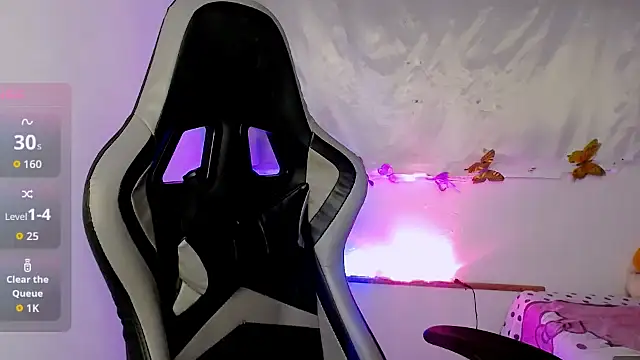 ninatiny online show from 15, 11, 2025