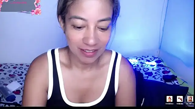 Snapshot of ninatiny chatting on 17, 5, 2026 ninatiny online show from 17, 5, 2026