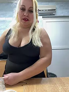 Snapshot of SabinaSweety chatting on 20, 2, 2025 SabinaSweety online show from 20, 2, 2025