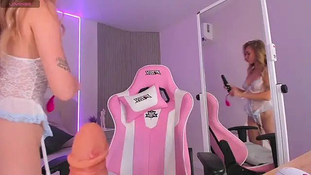 Snapshot of VirginChloe chatting on 13, 10, 2025 VirginChloe online show from 13, 10, 2025