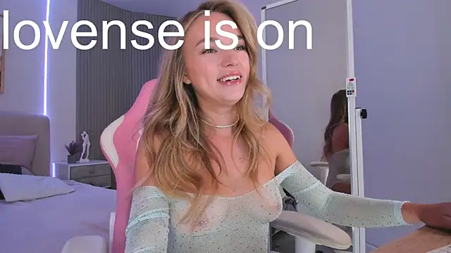 Snapshot of VirginChloe chatting on 4, 5, 2026 VirginChloe online show from 4, 5, 2026
