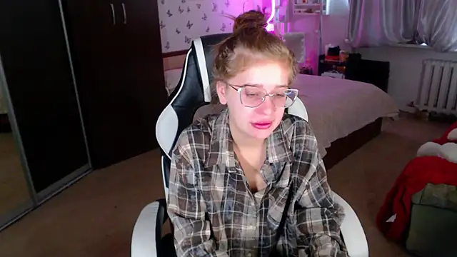 Kira honeyy online show from 30, 4, 2026