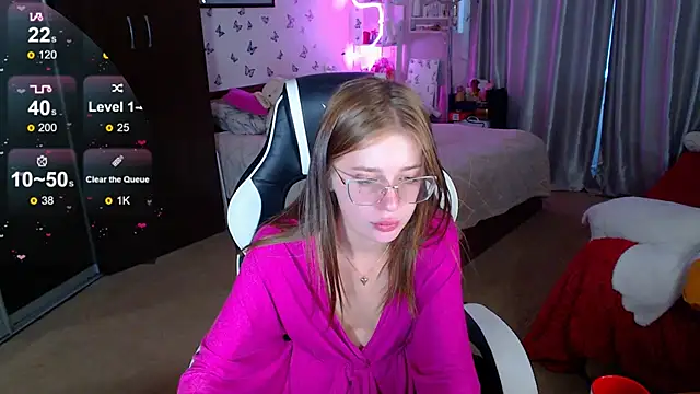 Kira honeyy online show from 5, 4, 2026