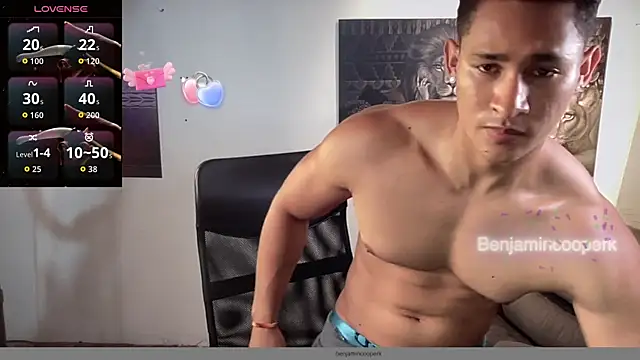 Snapshot of BenjaminCooperk chatting on 26, 10, 2025 BenjaminCooperk online show from 26, 10, 2025