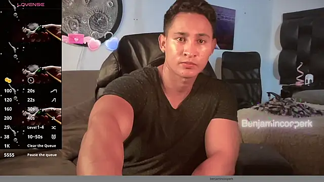 Snapshot of BenjaminCooperk chatting on 16, 10, 2025 BenjaminCooperk online show from 16, 10, 2025