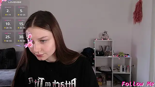 Snapshot of _Sweet_Lilit_ chatting on 15, 10, 2025 Sweet Lilit online show from 15, 10, 2025