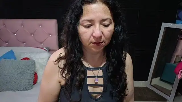 Snapshot of katifoxx chatting on 4, 5, 2026 katifoxx online show from 4, 5, 2026