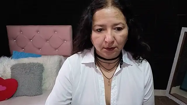 Snapshot of katifoxx chatting on 11, 5, 2026 katifoxx online show from 11, 5, 2026