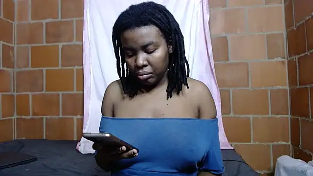 Snapshot of Magaharper10 chatting on 14, 11, 2025 Magaharper10 online show from 14, 11, 2025