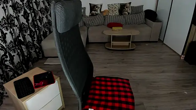 Charlotte Diamonds online show from 26, 10, 2025