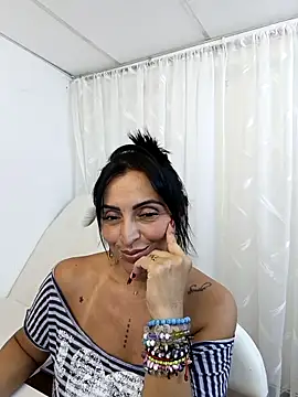 Snapshot of zullyxhot chatting on 25, 4, 2026 zullyxhot online show from 25, 4, 2026