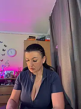 Snapshot of Hotangel75 chatting on 6, 5, 2026 Hotangel75 online show from 6, 5, 2026