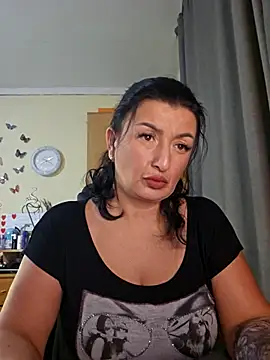 Snapshot of Hotangel75 chatting on 21, 11, 2025 Hotangel75 online show from 21, 11, 2025