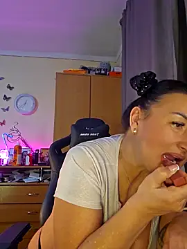 Hotangel75 online show from 8, 2, 2026