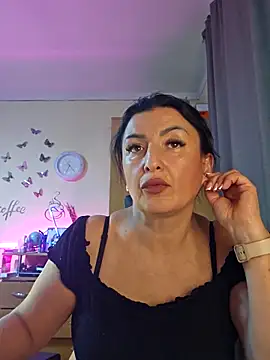 Snapshot of Hotangel75 chatting on 27, 10, 2025 Hotangel75 online show from 27, 10, 2025