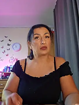 Snapshot of Hotangel75 chatting on 4, 11, 2025 Hotangel75 online show from 4, 11, 2025