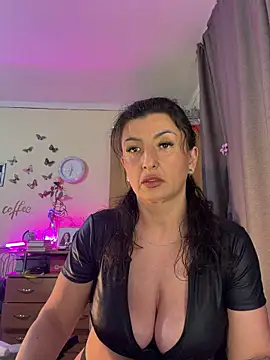 Snapshot of Hotangel75 chatting on 17, 5, 2026 Hotangel75 online show from 17, 5, 2026