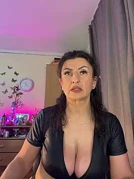 Snapshot of Hotangel75 chatting on 17, 5, 2026 Hotangel75 online show from 17, 5, 2026