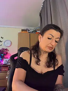 Snapshot of Hotangel75 chatting on 10, 6, 2026 Hotangel75 online show from 10, 6, 2026