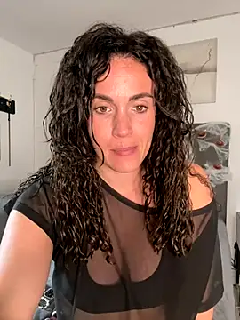 Clara-xoxo online show from 31, 10, 2025