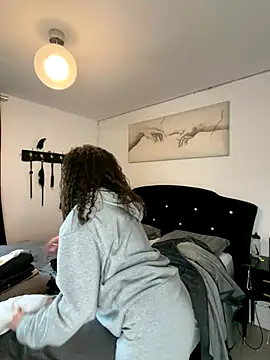 Clara-xoxo online show from 21, 12, 2025