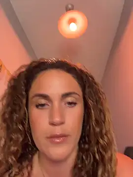 Clara-xoxo online show from 24, 7, 2026