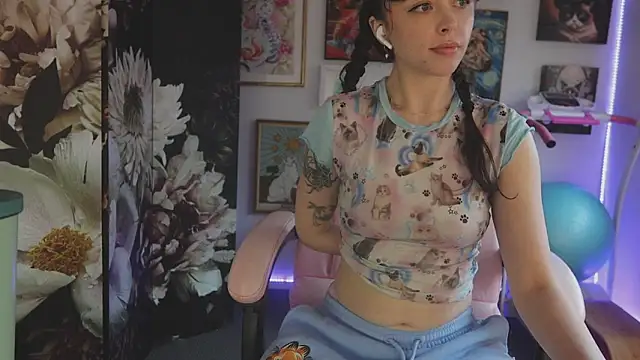 Snapshot of makiyahbelle chatting on 14, 5, 2026 makiyahbelle online show from 14, 5, 2026